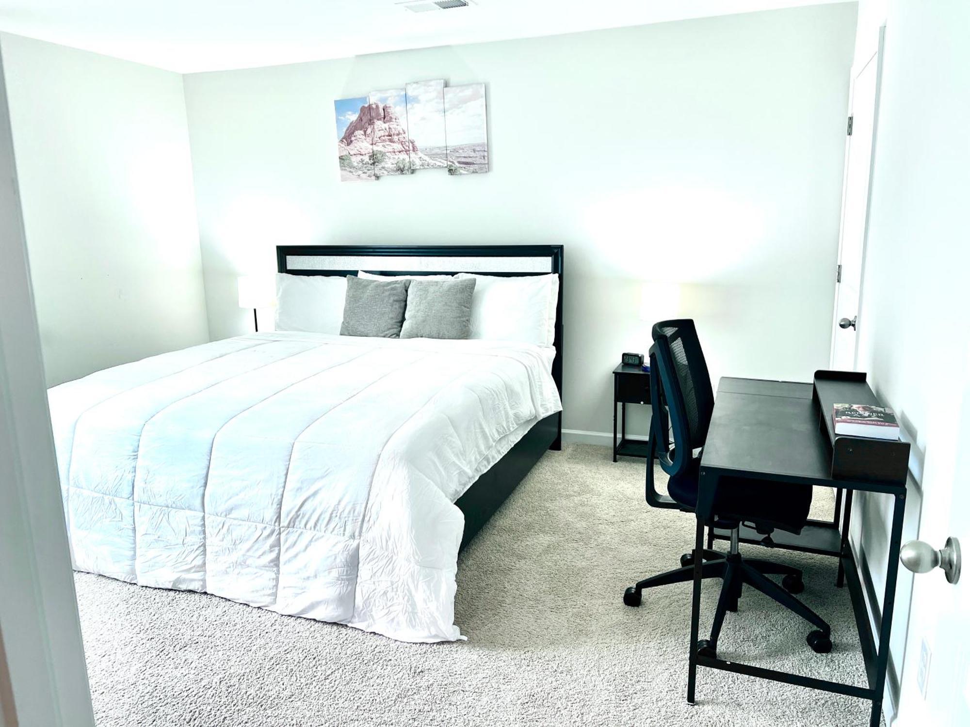 Spacious 4-Bedroom House,6Beds With Office Space Charlotte Dış mekan fotoğraf