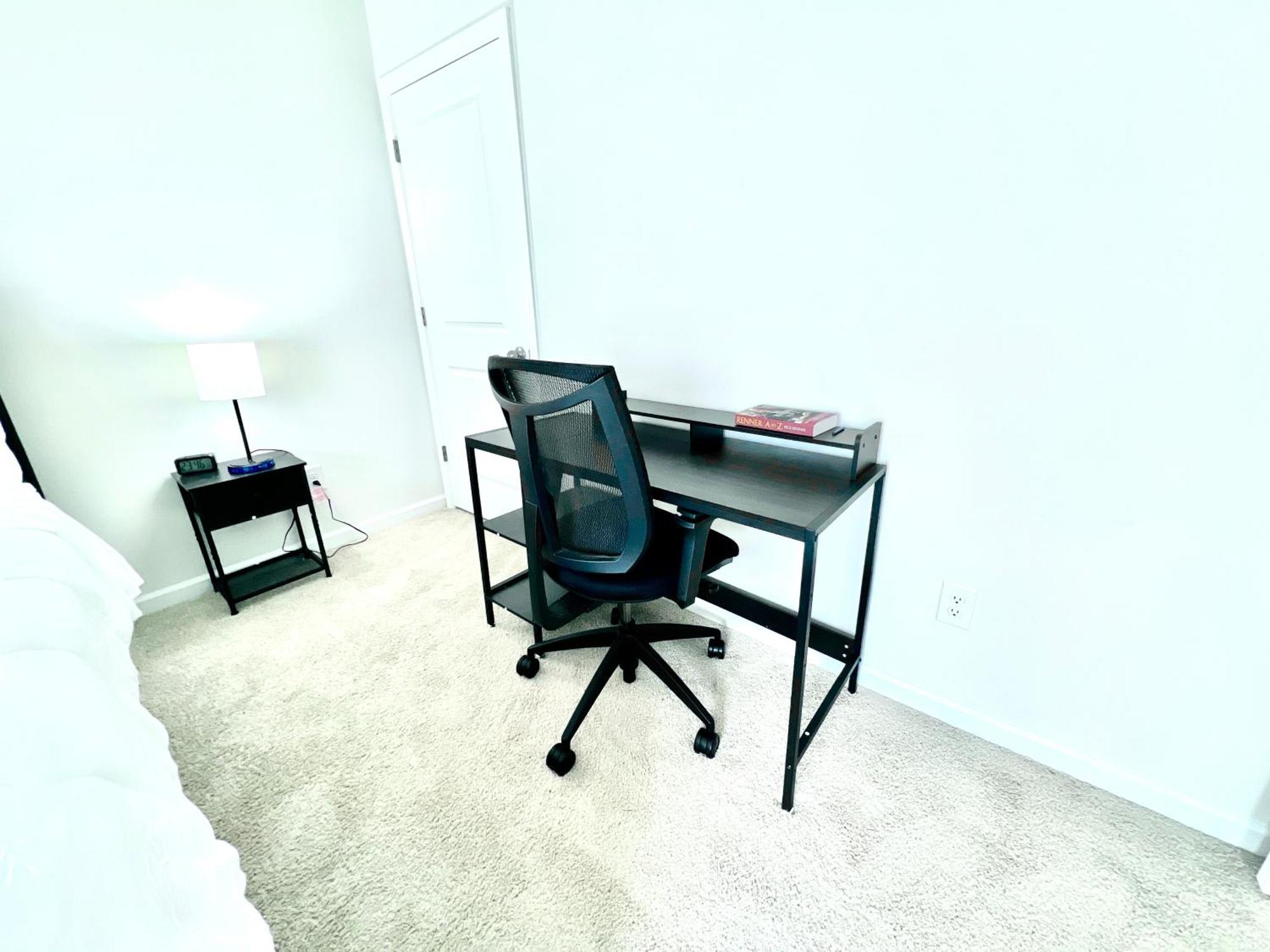 Spacious 4-Bedroom House,6Beds With Office Space Charlotte Dış mekan fotoğraf