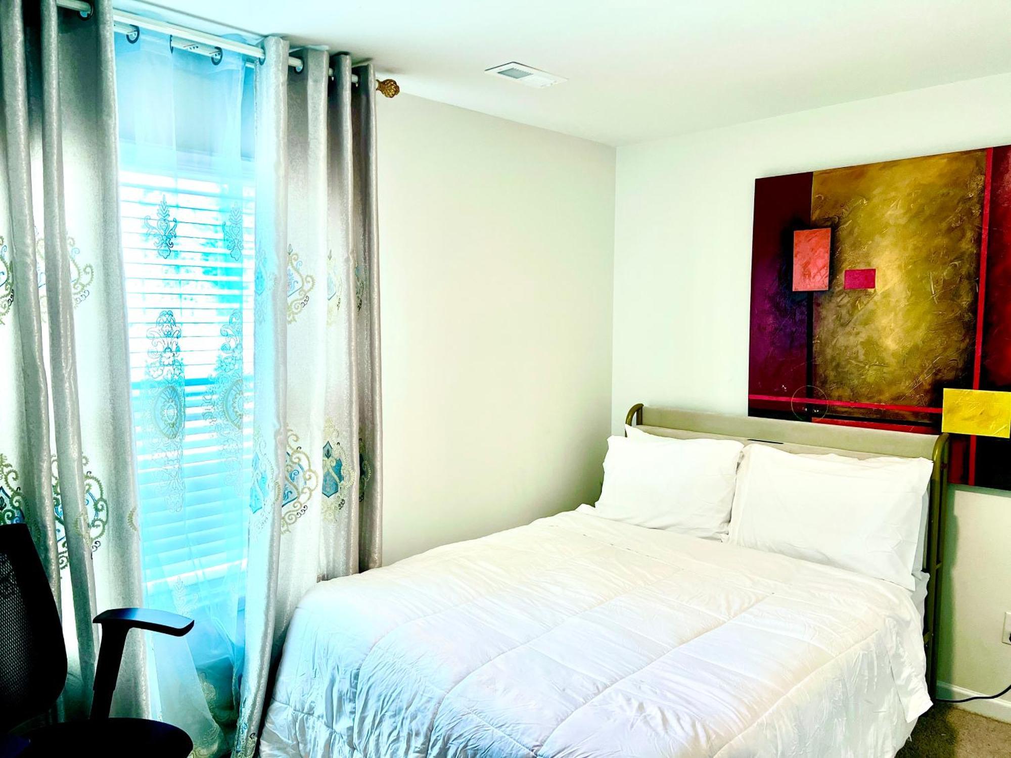 Spacious 4-Bedroom House,6Beds With Office Space Charlotte Dış mekan fotoğraf